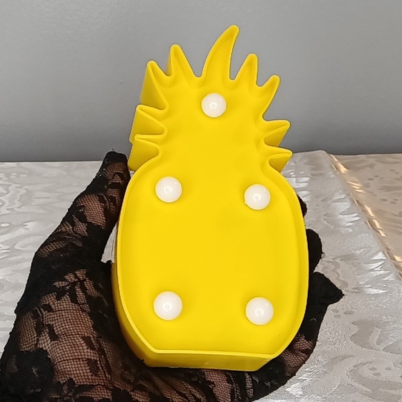 Yellow Pineapple LED Light π SMALL - Picture 6 of 14